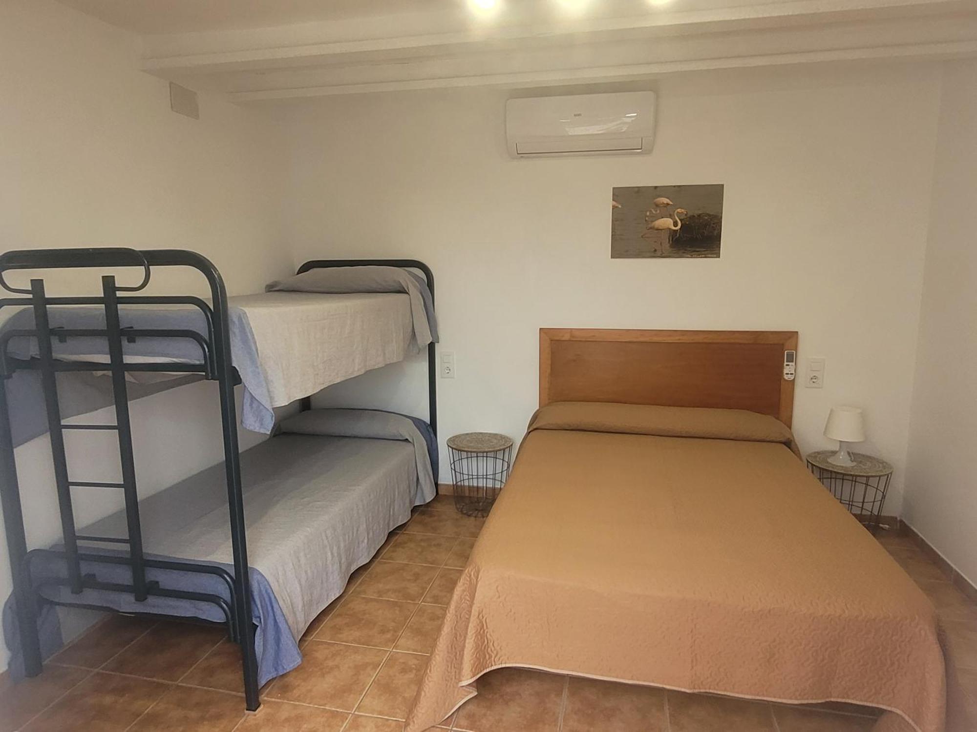 La Llar De Laura Guest House El Poblenou del Delta Luaran gambar